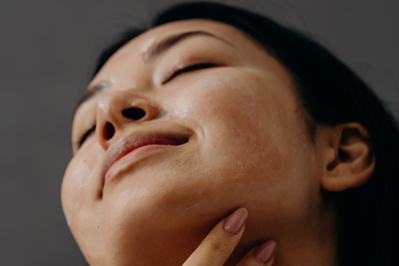 Thé vert japonais pour la peau : bienfaits & conseils d’infusion