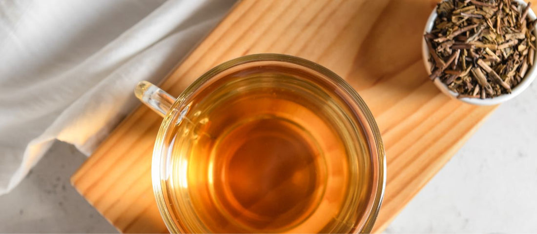 Thé Hojicha : préparation, goût, caféine et secrets du thé japonais torréfié