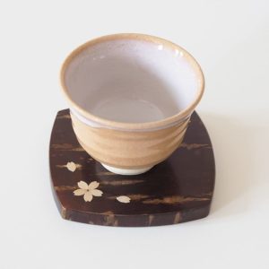 Soucoupe en bois "Chiruhana" de Denshiro