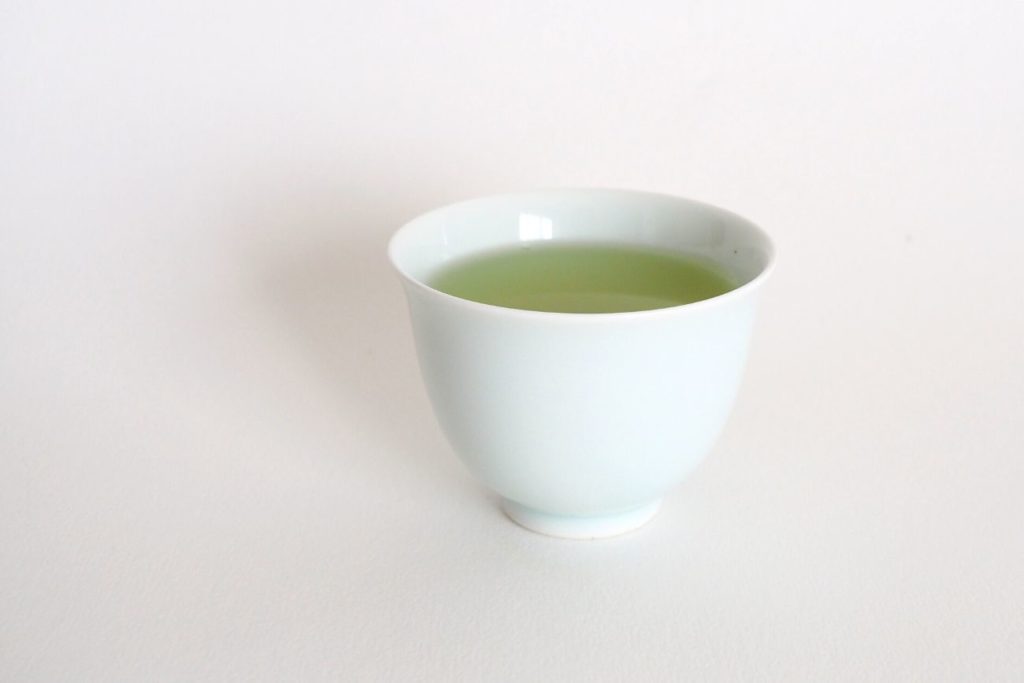 Préparation du thé vert Sencha