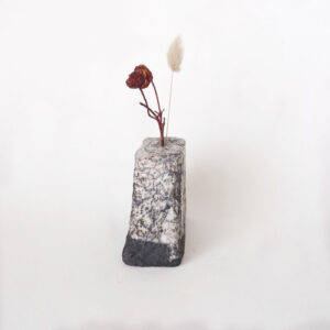 Mini Vase à fleur séchée de Mami Kanno "岩壁 Iwakabé"