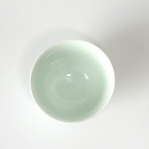 Tasse en porcelaine Hasami-yaki de Toubo AO “Seihakuji“